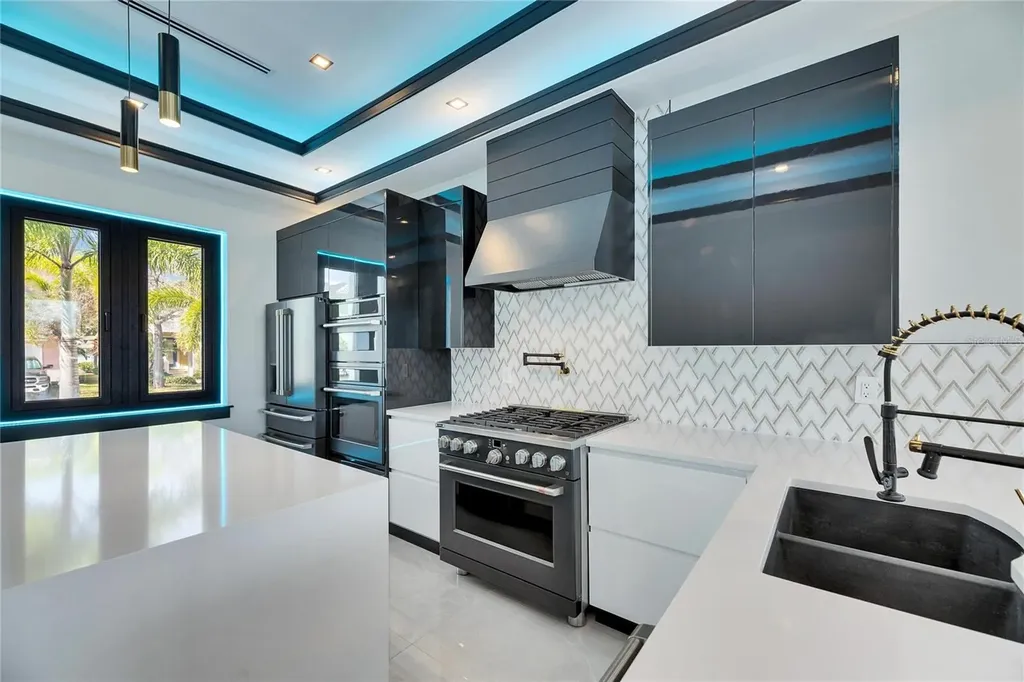 6538 Simone Shores Circle Apollo Beach FL 33572