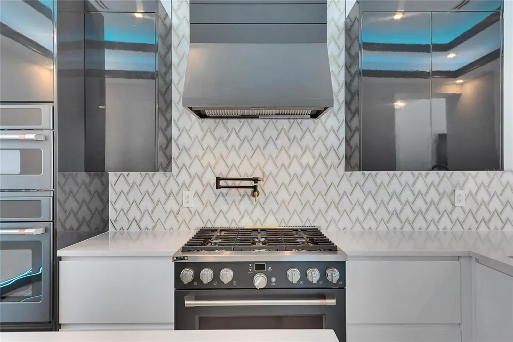 6538 Simone Shores Circle Apollo Beach FL 33572