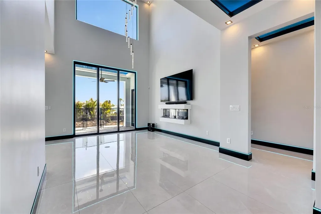 6538 Simone Shores Circle Apollo Beach FL 33572