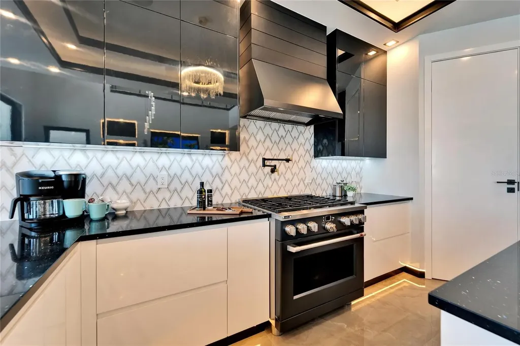 6536 Simone Shores Circle Apollo Beach FL 33572