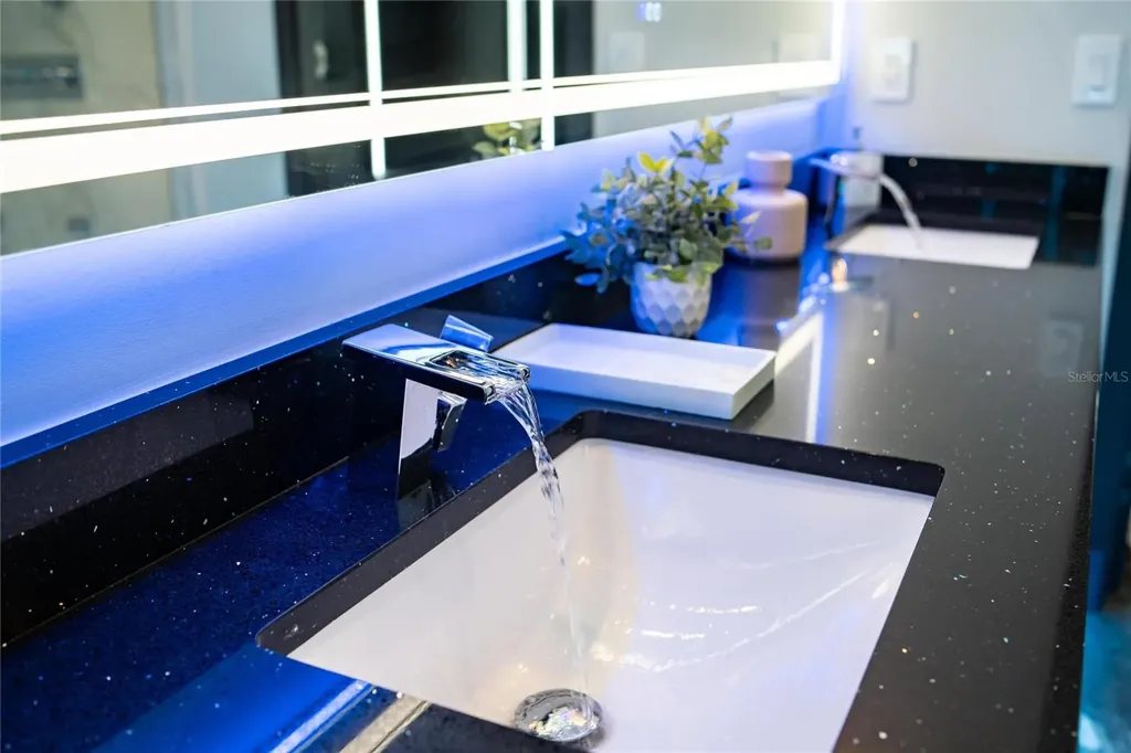 6536 Simone Shores Circle Apollo Beach FL 33572