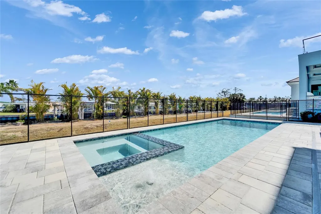 6536 Simone Shores Circle Apollo Beach FL 33572