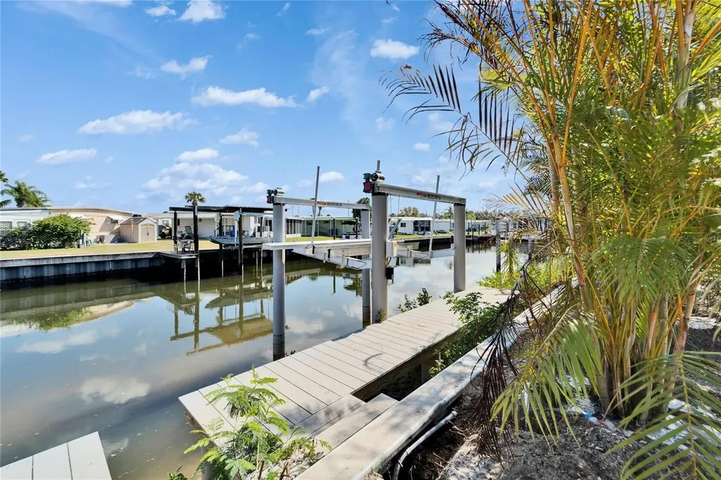 6536 Simone Shores Circle Apollo Beach FL 33572