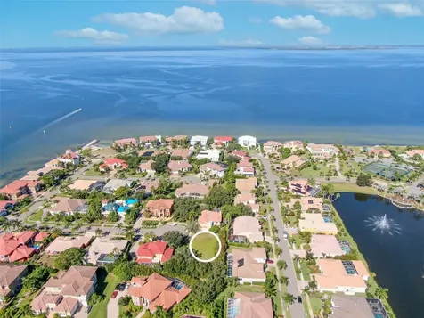 5913 La Rosa Lane Apollo Beach FL 33572