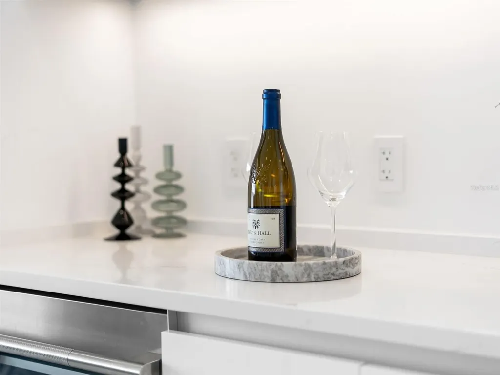 301 Quay Commons Sarasota FL 34236