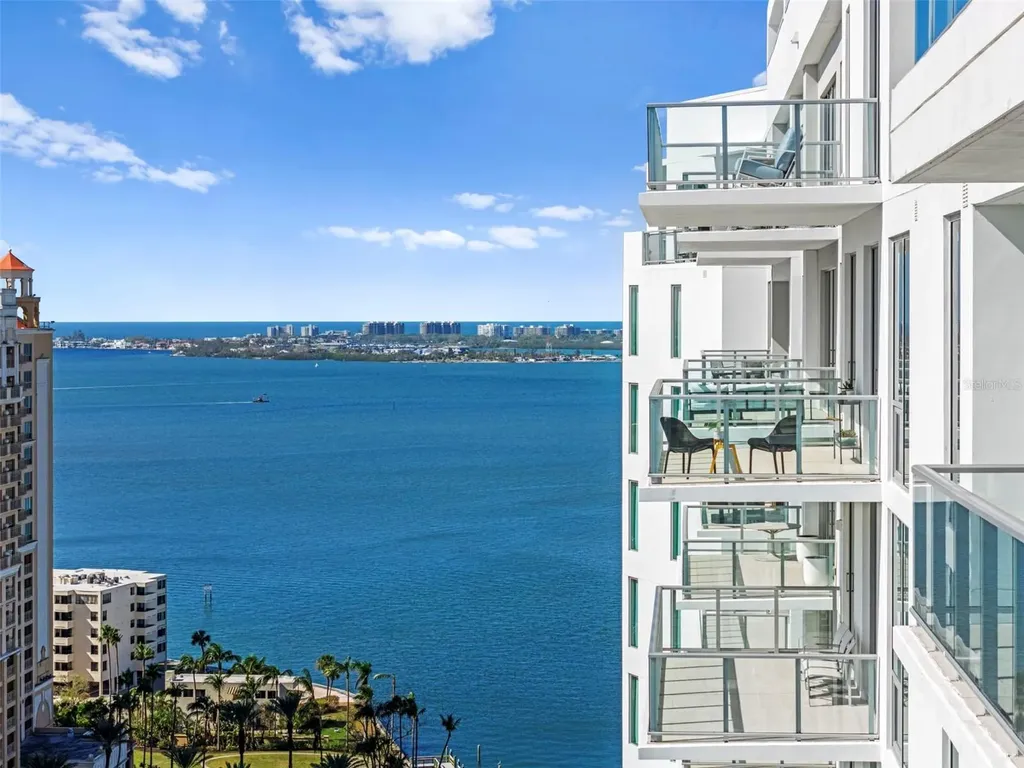 301 Quay Commons Sarasota FL 34236
