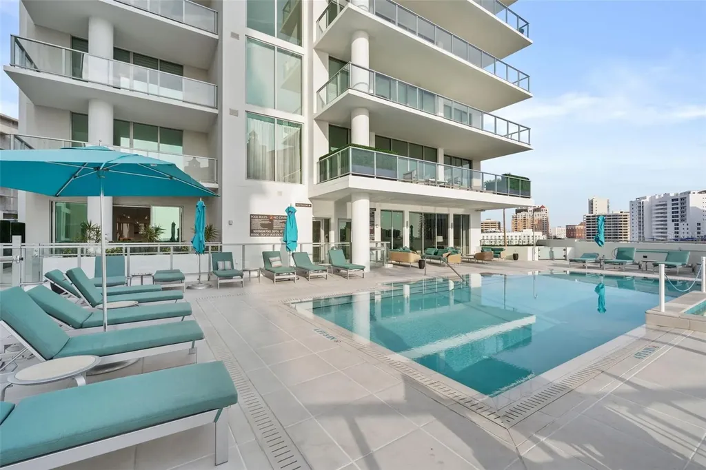 301 Quay Commons Sarasota FL 34236