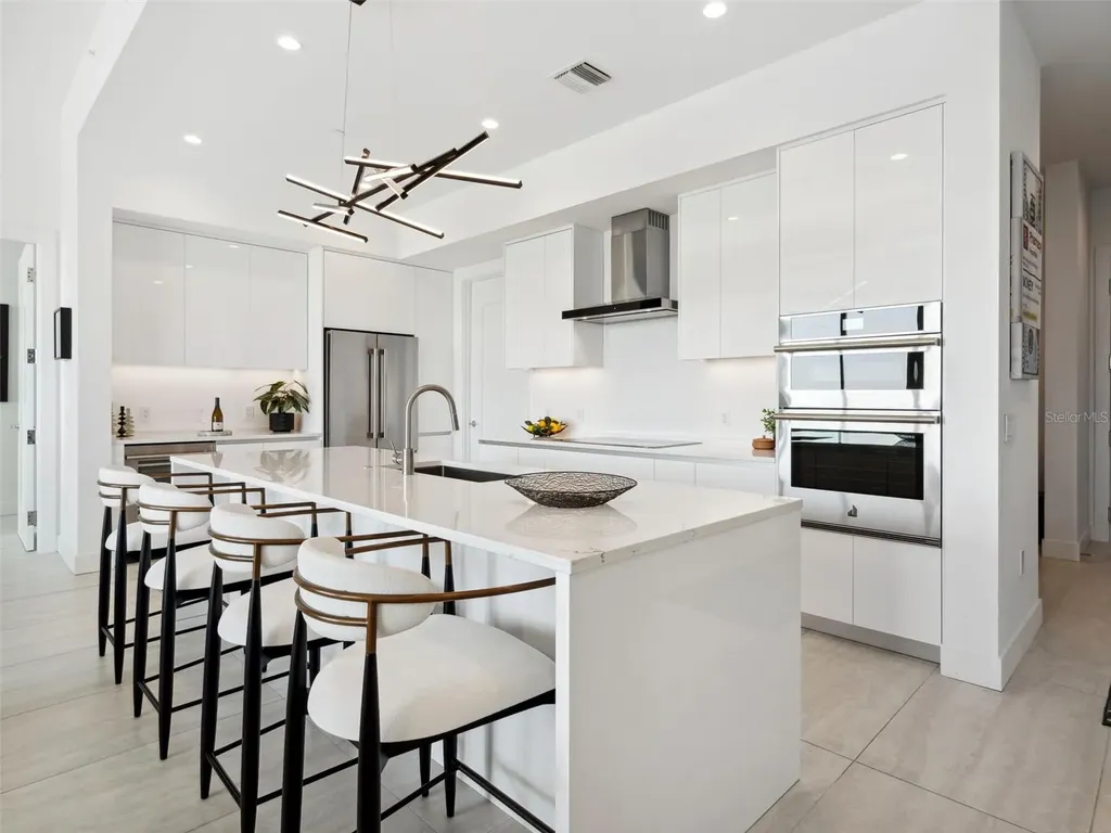 301 Quay Commons Sarasota FL 34236
