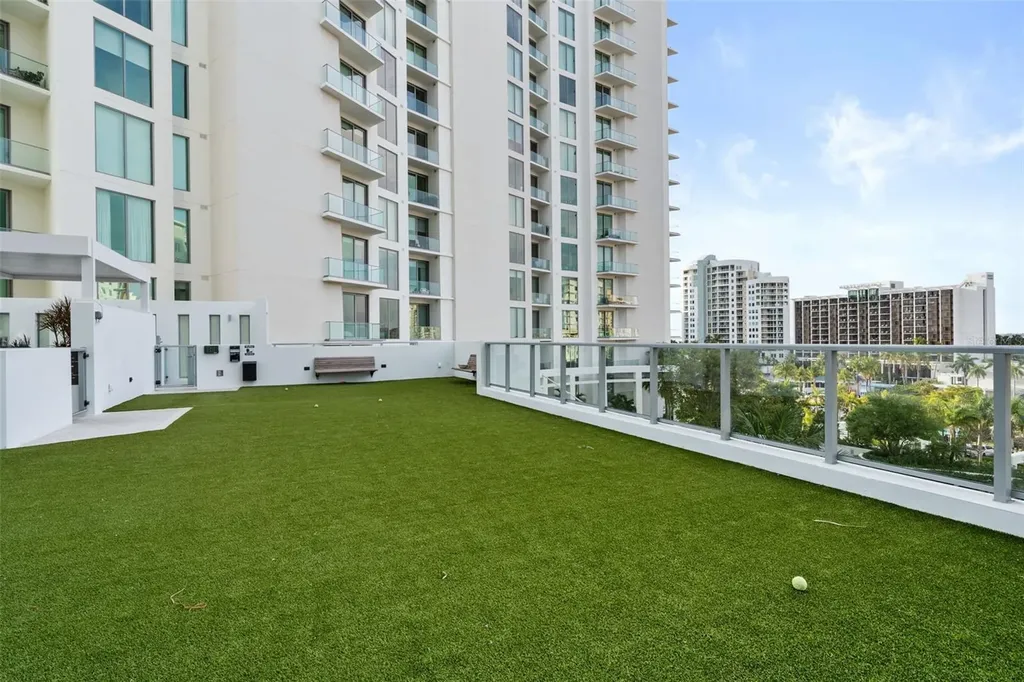 301 Quay Commons Sarasota FL 34236