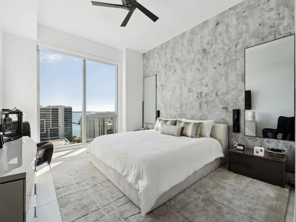301 Quay Commons Sarasota FL 34236
