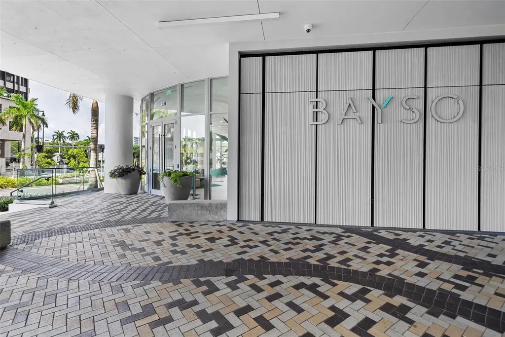 301 Quay Commons Sarasota FL 34236
