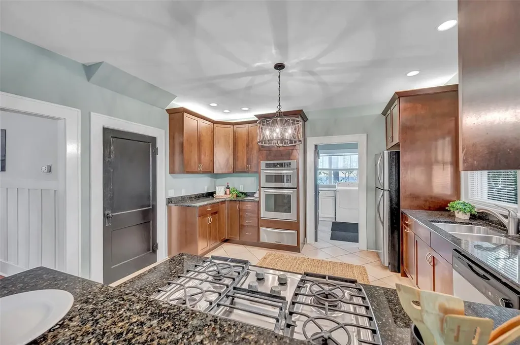 455 13th Avenue NE St Petersburg FL 33701