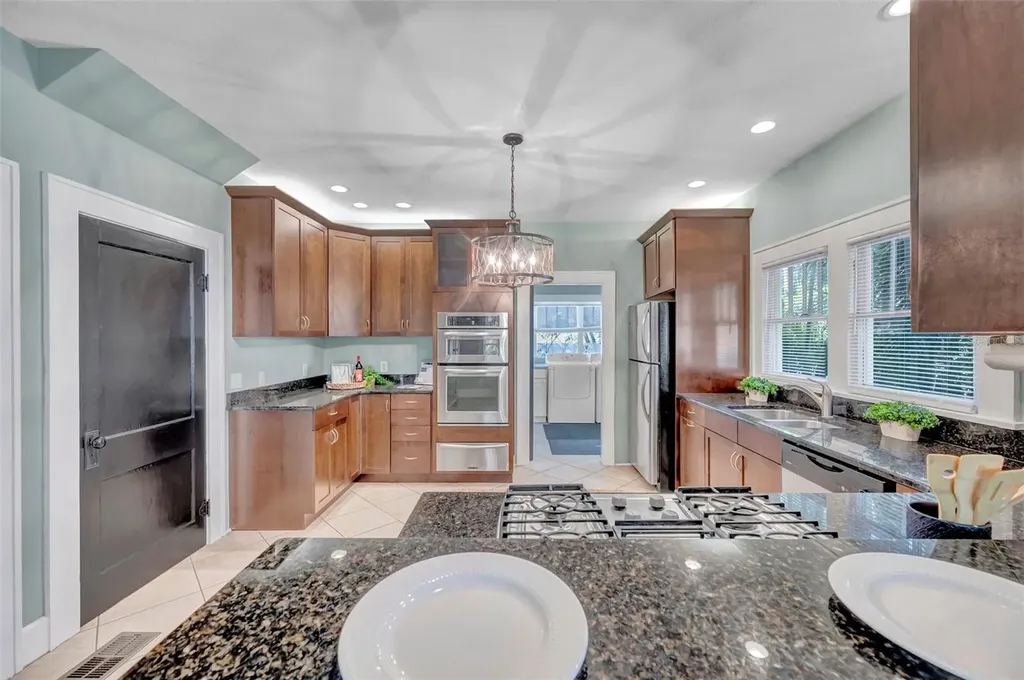 455 13th Avenue NE St Petersburg FL 33701