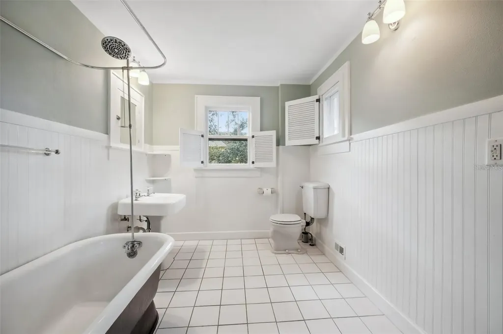 455 13th Avenue NE St Petersburg FL 33701