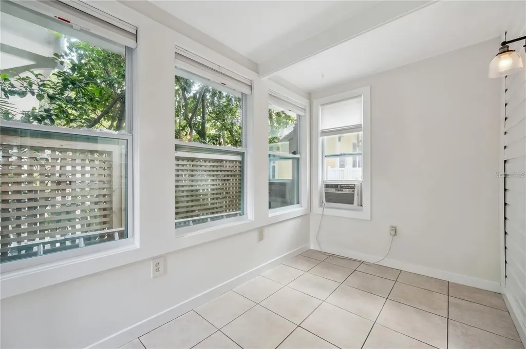 455 13th Avenue NE St Petersburg FL 33701