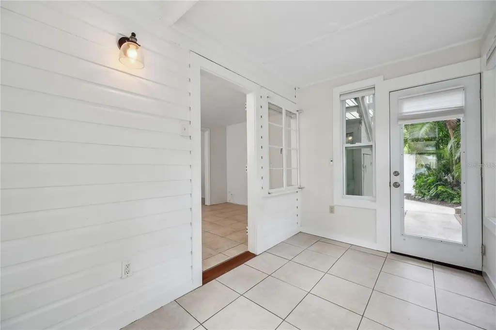 455 13th Avenue NE St Petersburg FL 33701