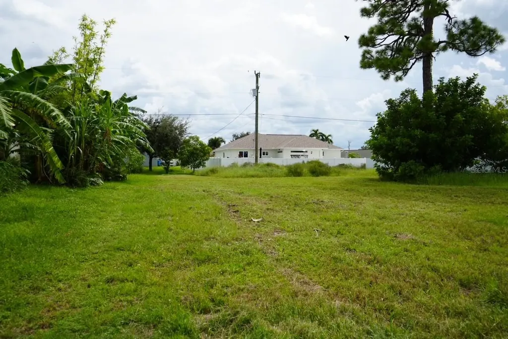 1810 NE 13th Terrace Cape Coral FL 33909