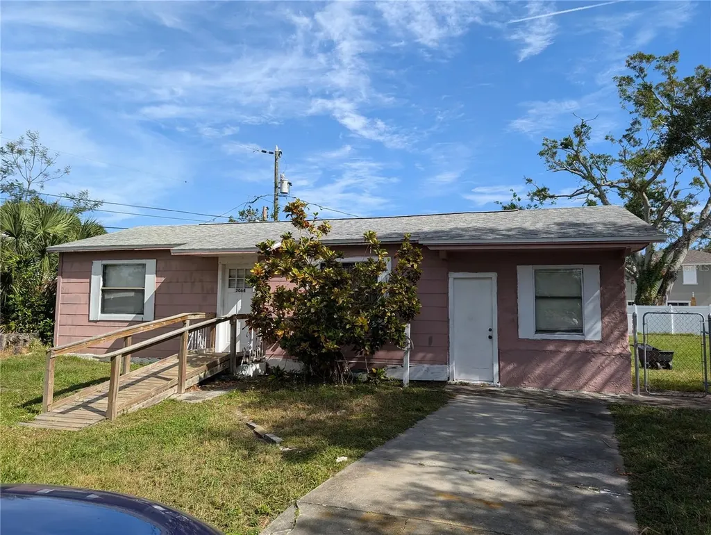2064 Frances Court N St Petersburg FL 33714
