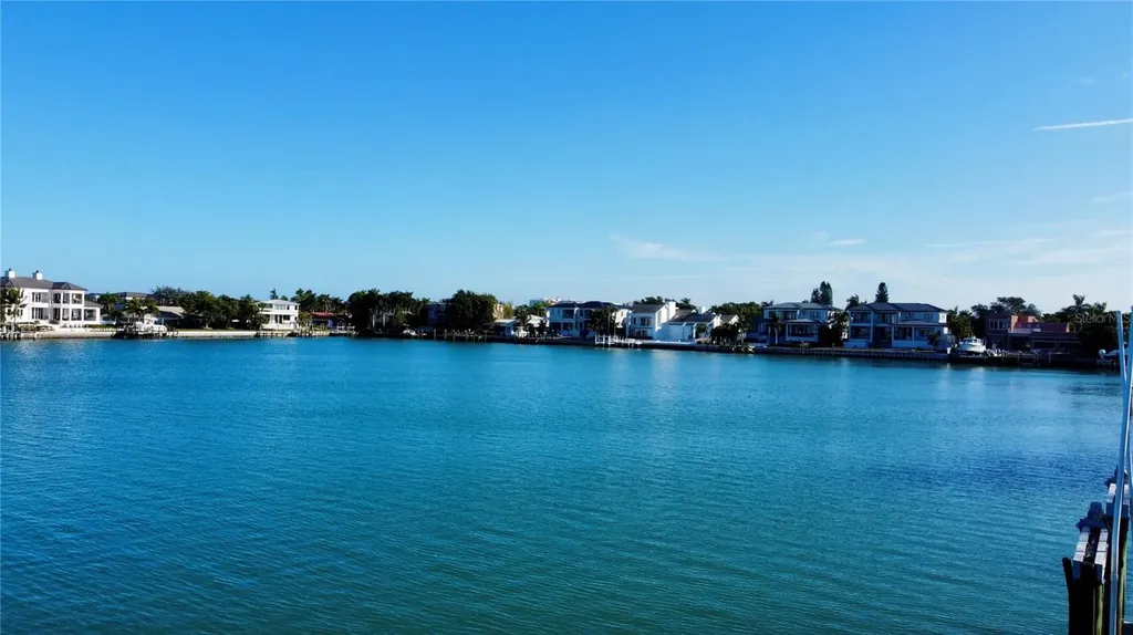 109 N Warbler Lane Sarasota FL 34236
