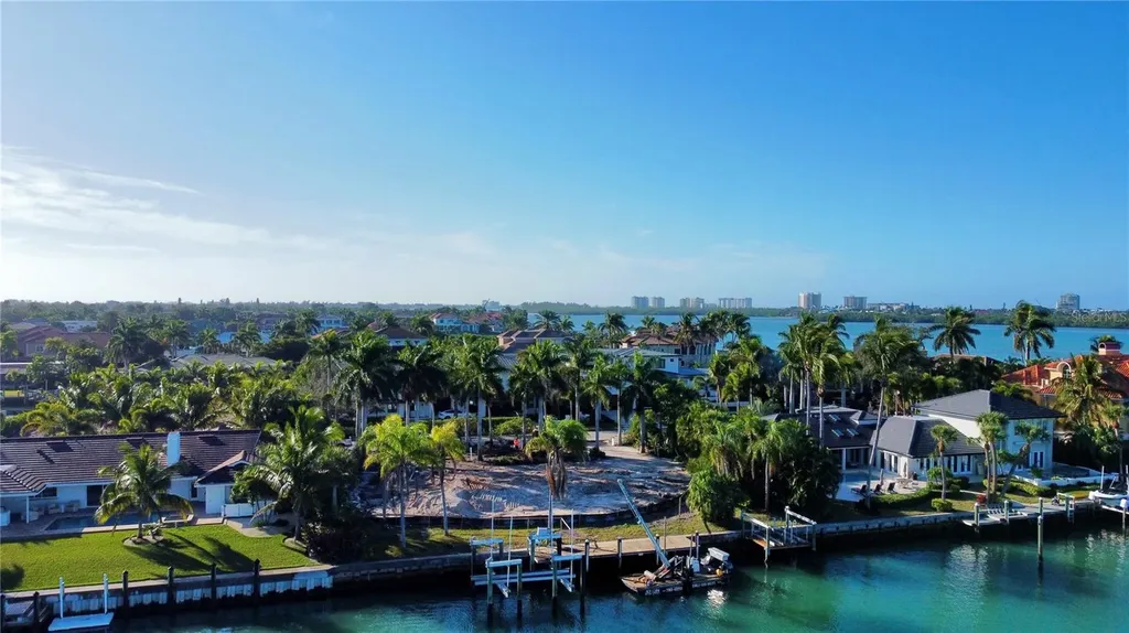 109 N Warbler Lane Sarasota FL 34236