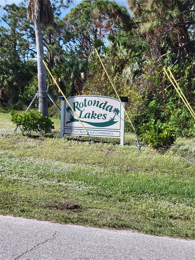 9 Hyde Court Rotonda West FL 33947
