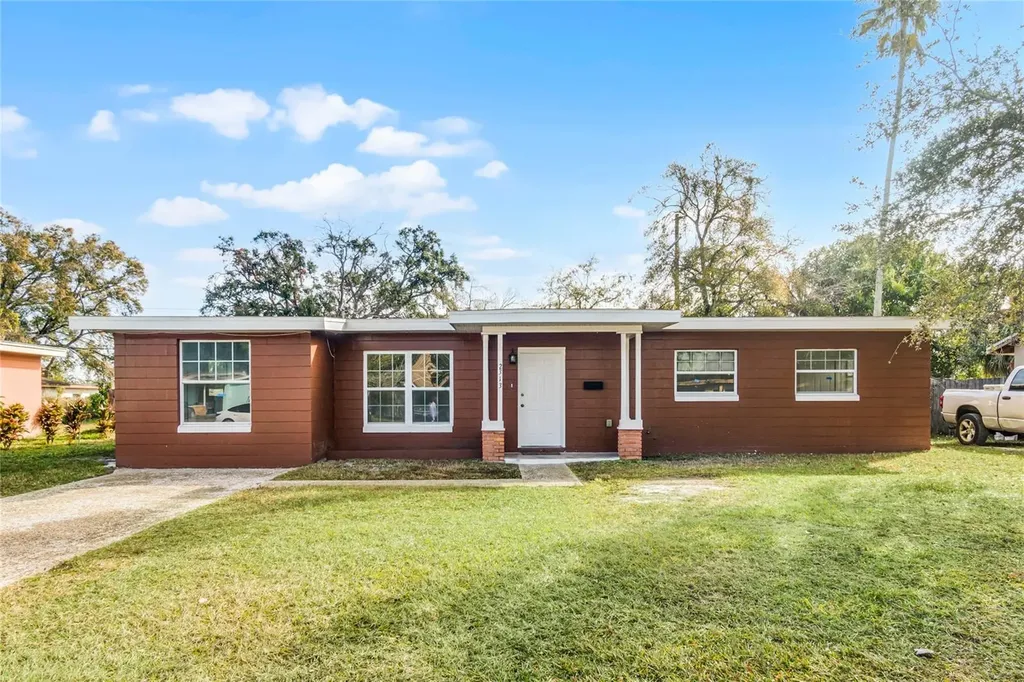 2313 Savoy Drive Orlando FL 32808