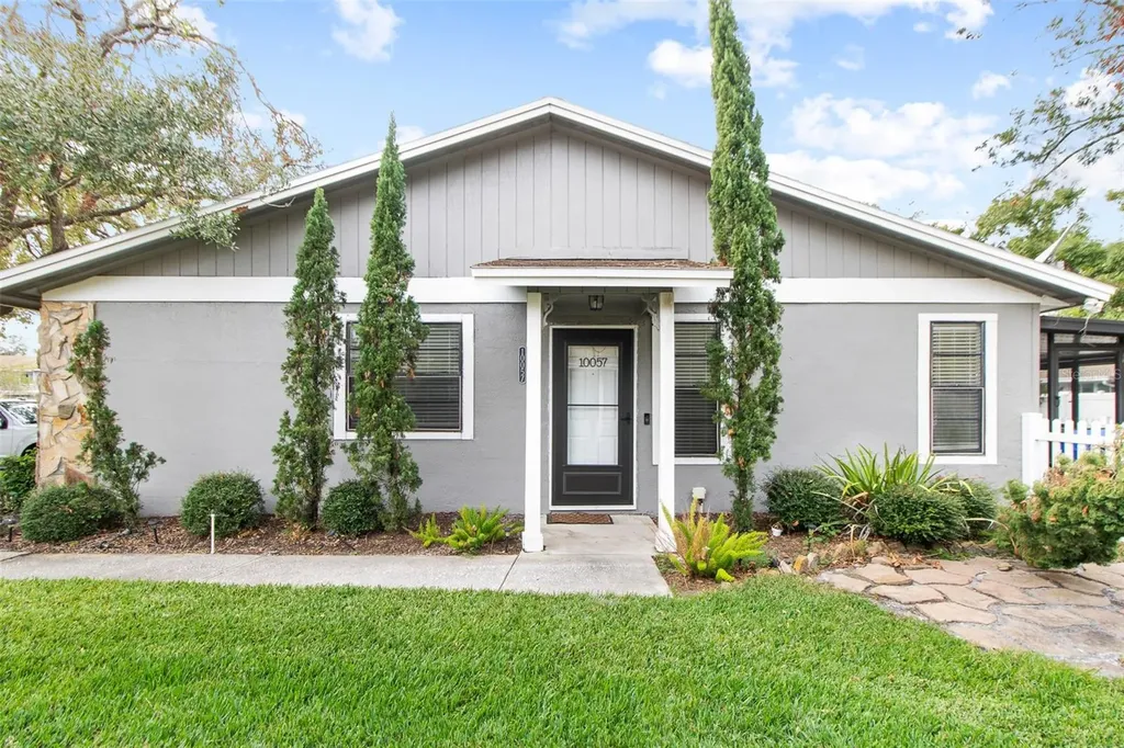 10057 Lake Oak Circle Tampa FL 33624