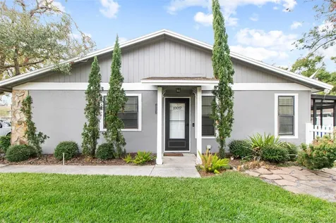 10057 Lake Oak Circle Tampa FL 33624