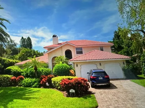 282 Bayview Drive NE St Petersburg FL 33704