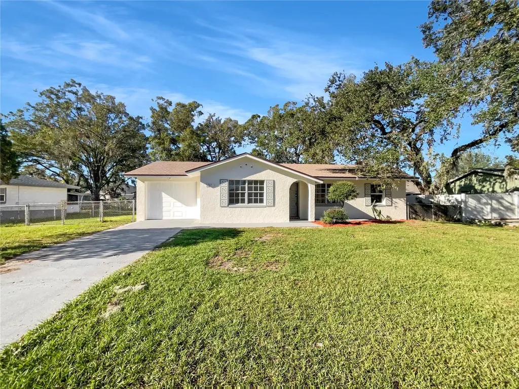 1707 Hughes Drive Plant City FL 33563
