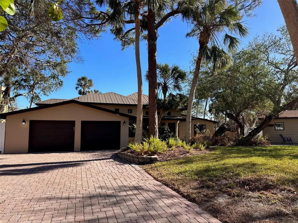 4933 Featherbed Lane Sarasota FL 34242
