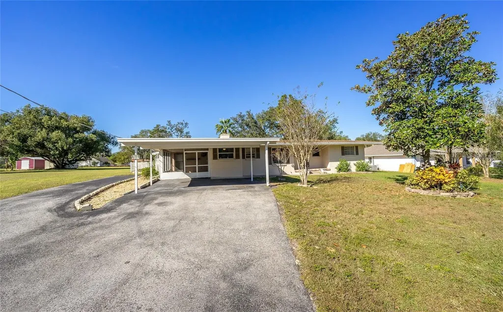 11945 Carmen Avenue Dade City FL 33525