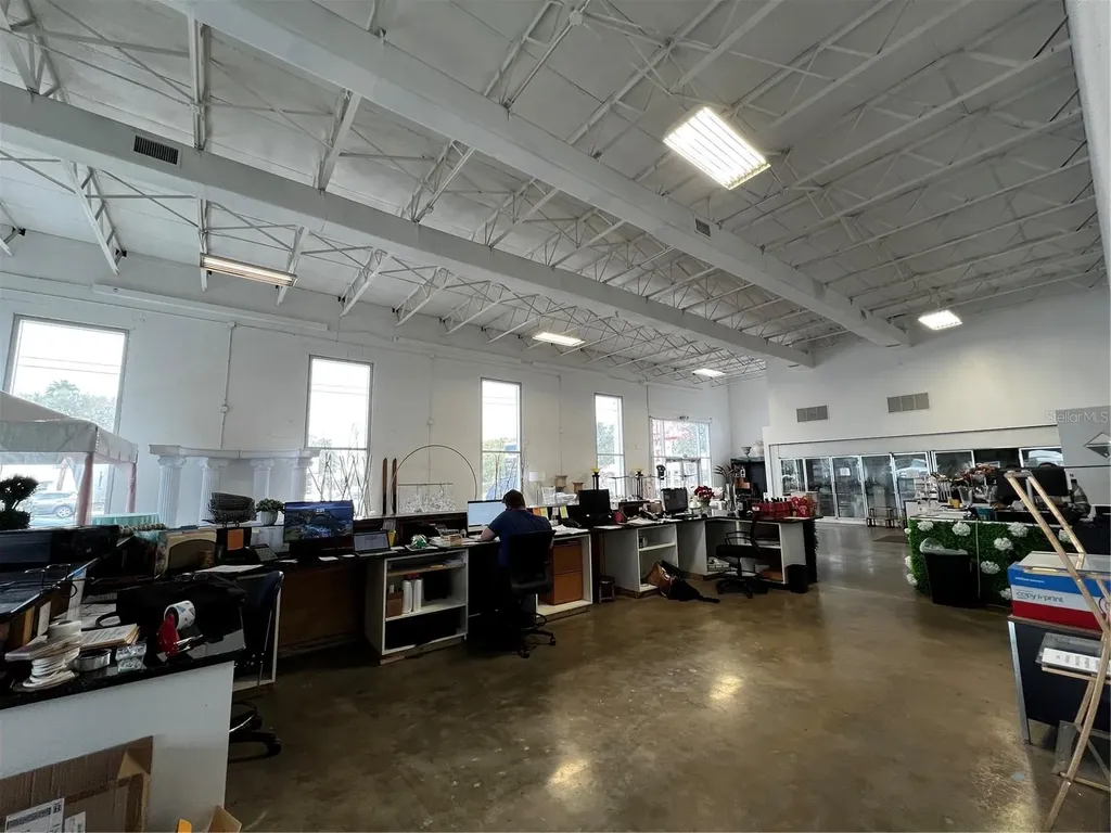 2048 Bee Ridge Road Sarasota FL 34239