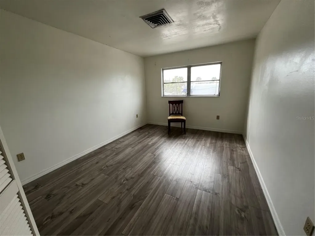 2048 Bee Ridge Road Sarasota FL 34239