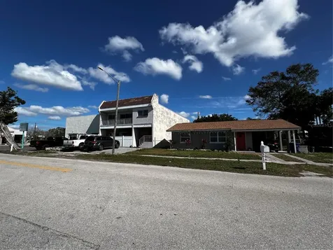 2048 Bee Ridge Road Sarasota FL 34239