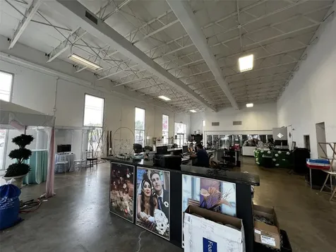 2048 Bee Ridge Road Sarasota FL 34239