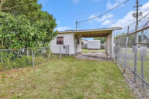 1319 S Woodland Boulevard Deland FL 32720