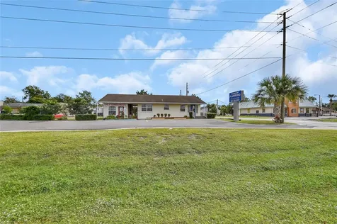 1319 S Woodland Boulevard Deland FL 32720