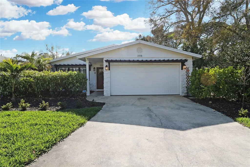 3918 Arkansas Avenue NE St Petersburg FL 33703