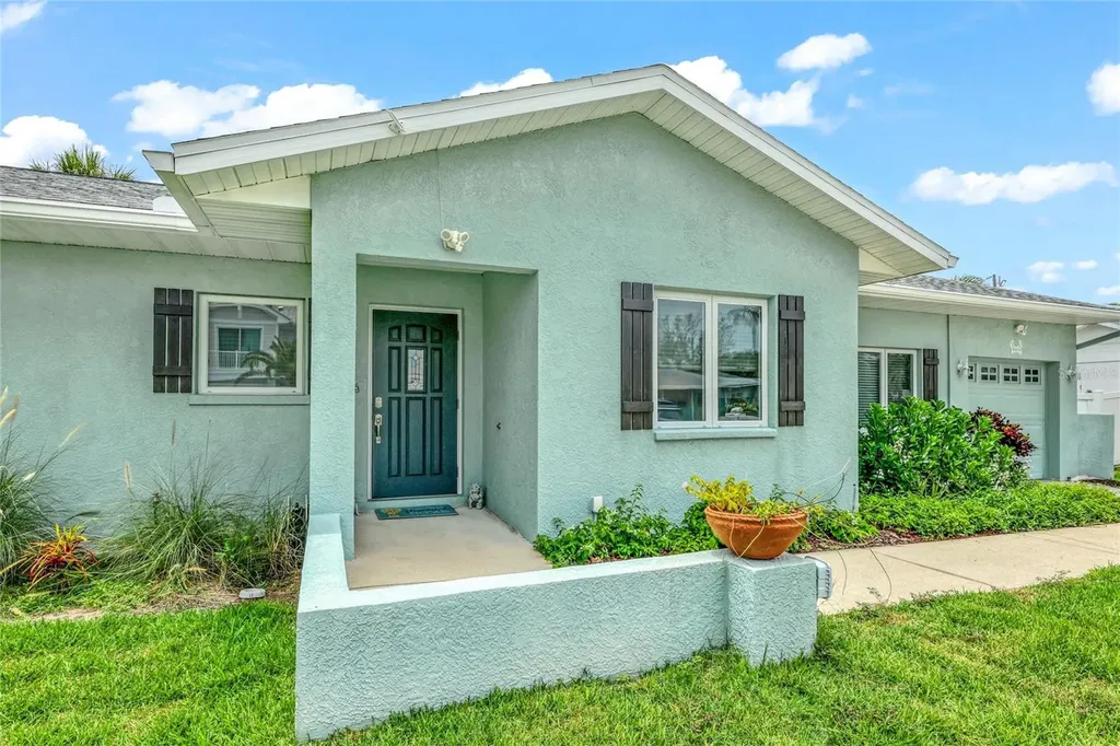 212 83rd Street Holmes Beach FL 34217