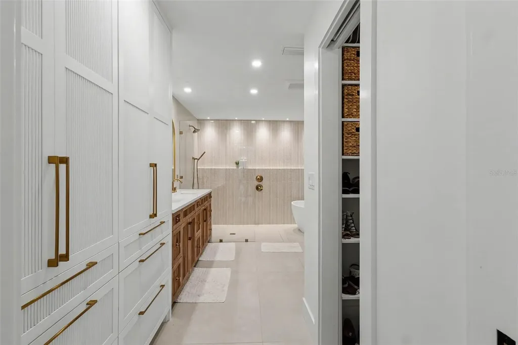 1899 Buccaneer Circle Sarasota FL 34231