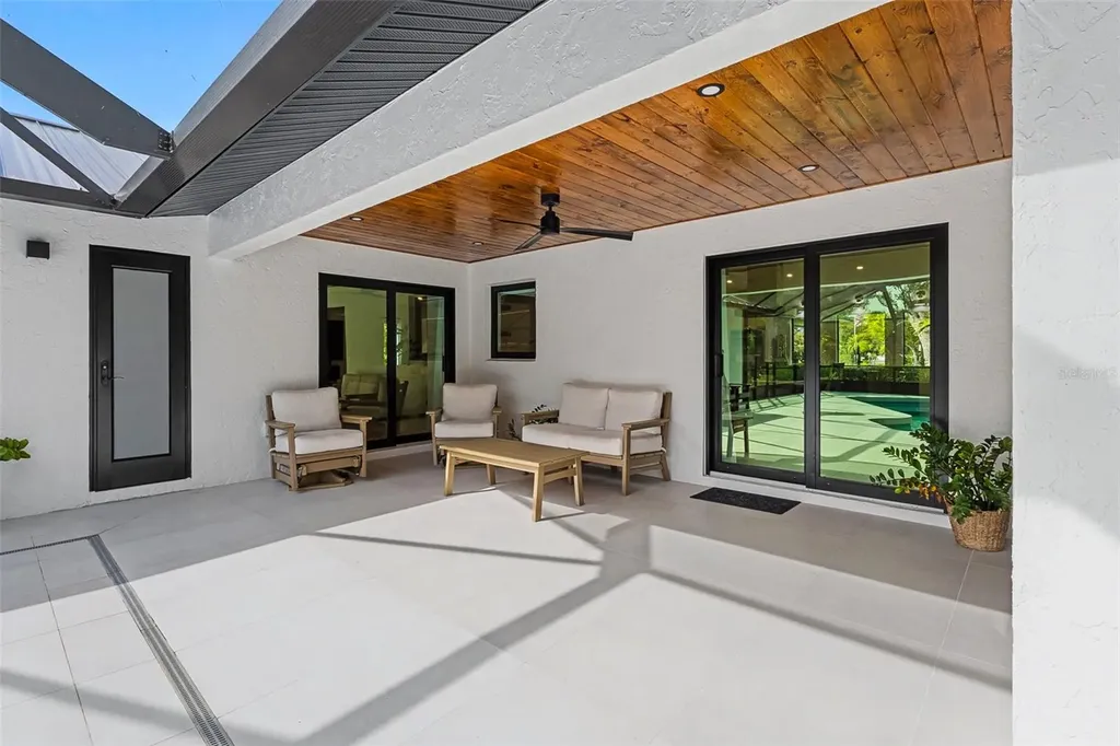 1899 Buccaneer Circle Sarasota FL 34231