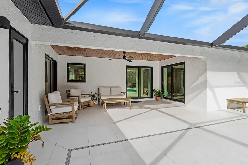1899 Buccaneer Circle Sarasota FL 34231