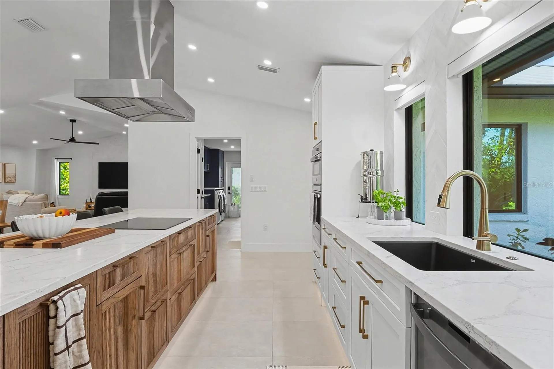 1899 Buccaneer Circle Sarasota FL 34231
