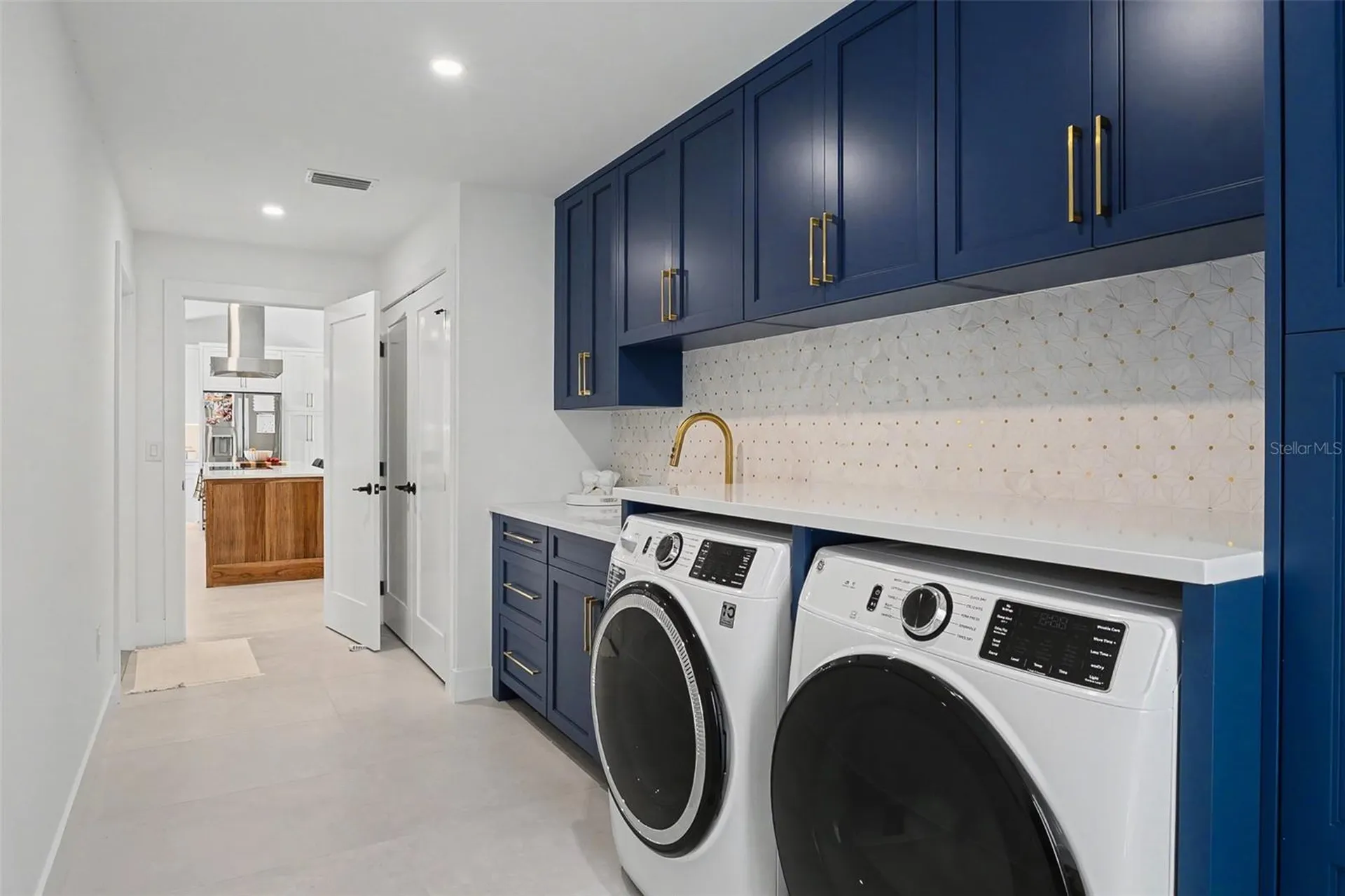 1899 Buccaneer Circle Sarasota FL 34231