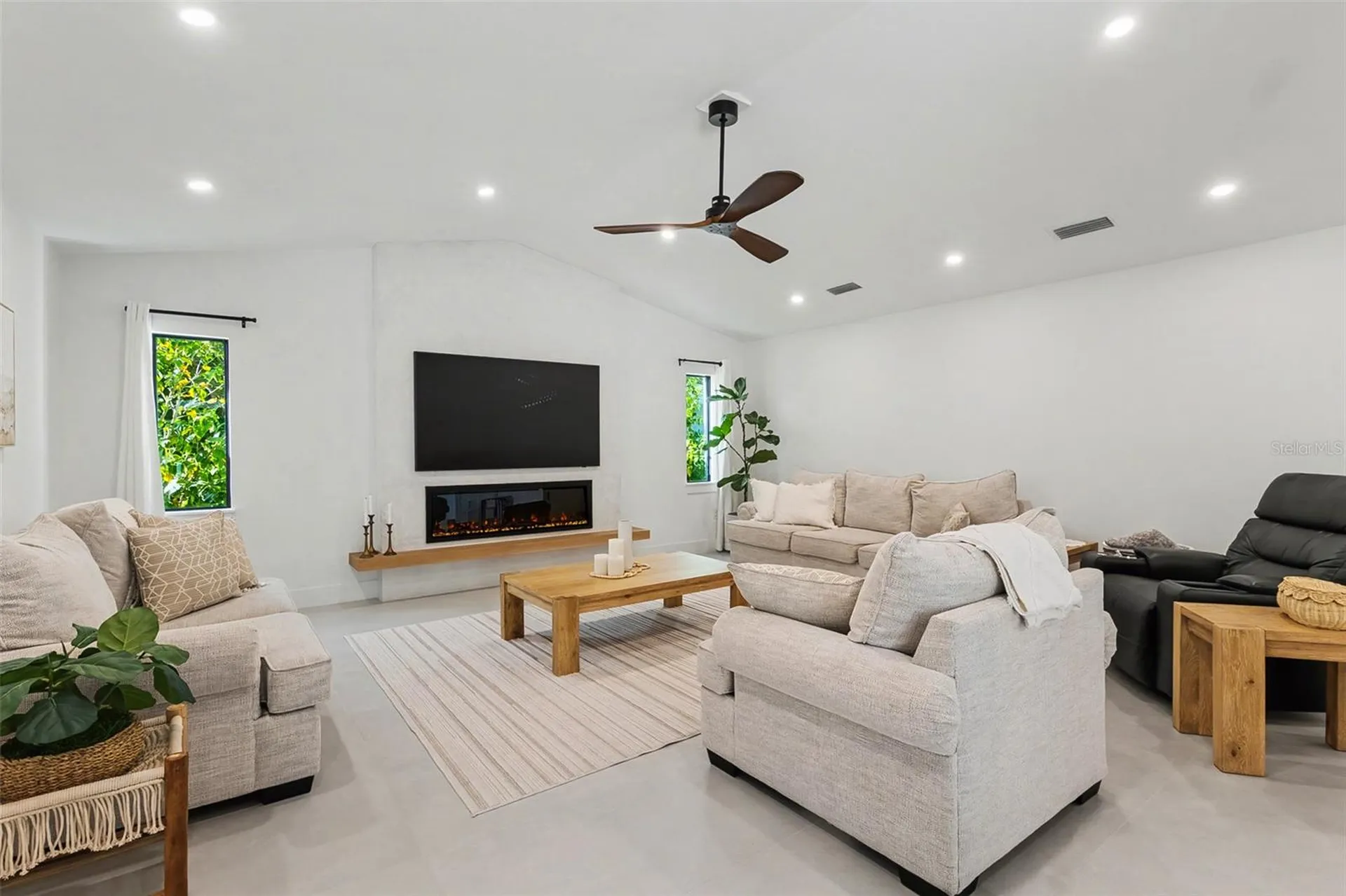 1899 Buccaneer Circle Sarasota FL 34231