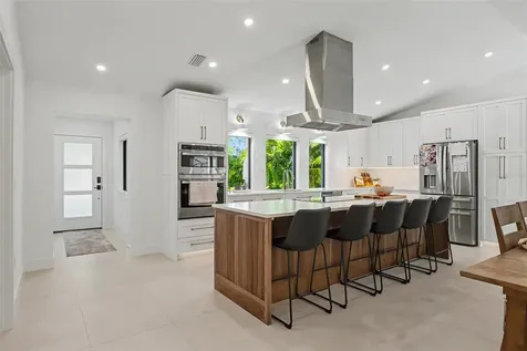 1899 Buccaneer Circle Sarasota FL 34231