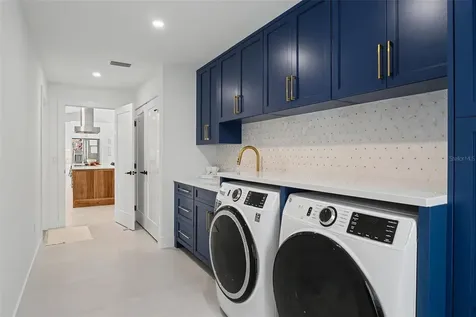 1899 Buccaneer Circle Sarasota FL 34231