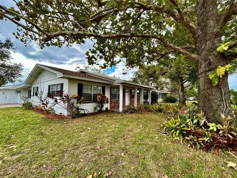 217 W Lake Ina Drive Winter Haven FL 33884