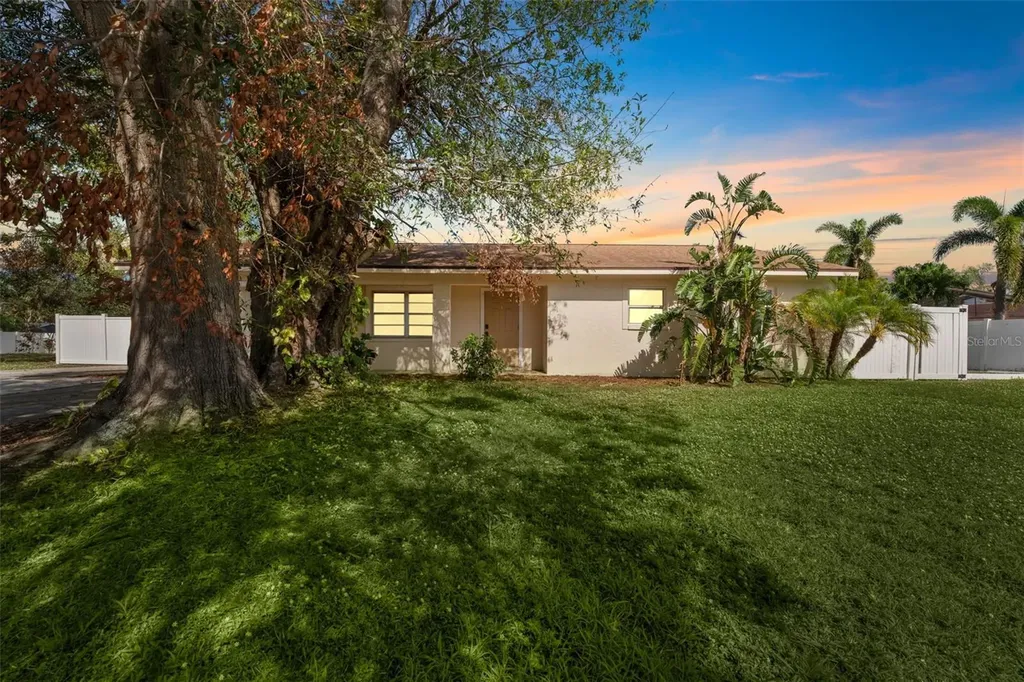 4075 Velarde Lane Sarasota FL 34235